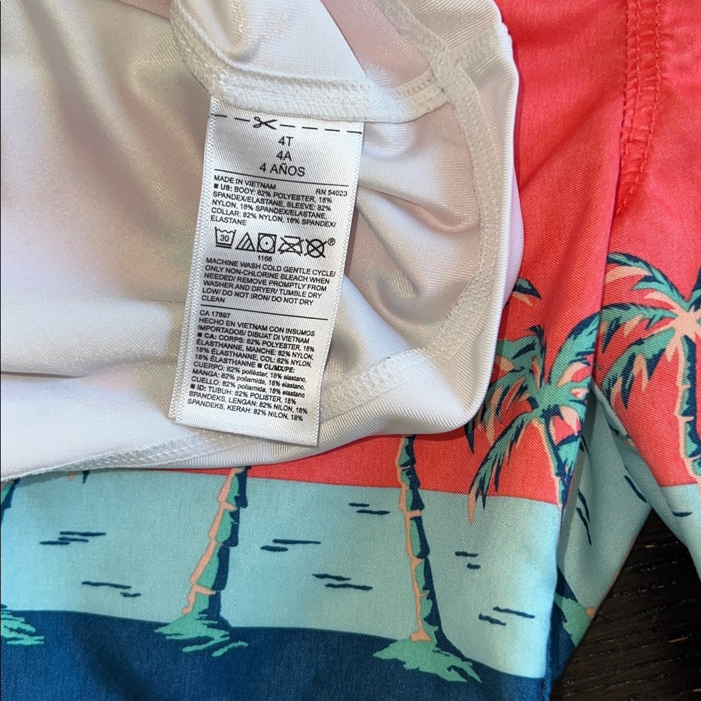 Old Navy Rashguard & Swim Trunks - 4 - Picture 4 of 5